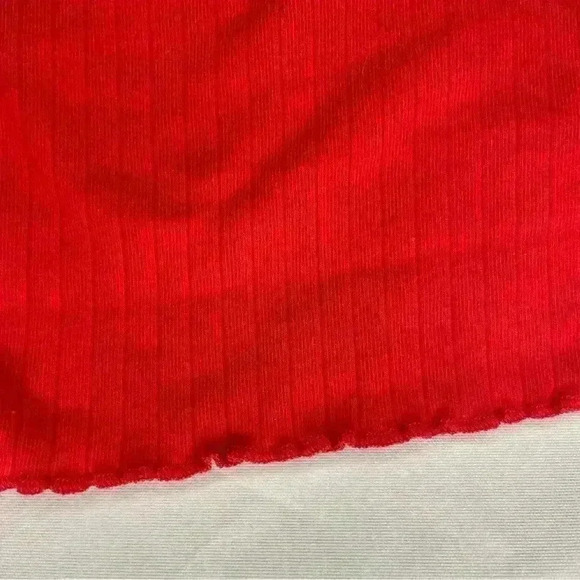 Red Rib- knit Crop Top - Picture 4 of 5